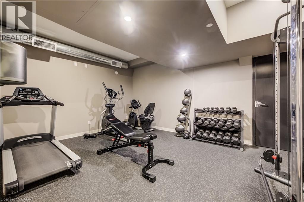 #112 690 KING Street W - 31