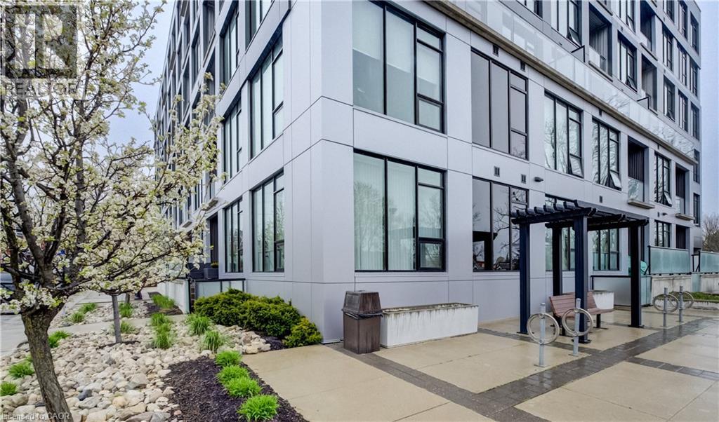 #112 690 KING Street W - 34