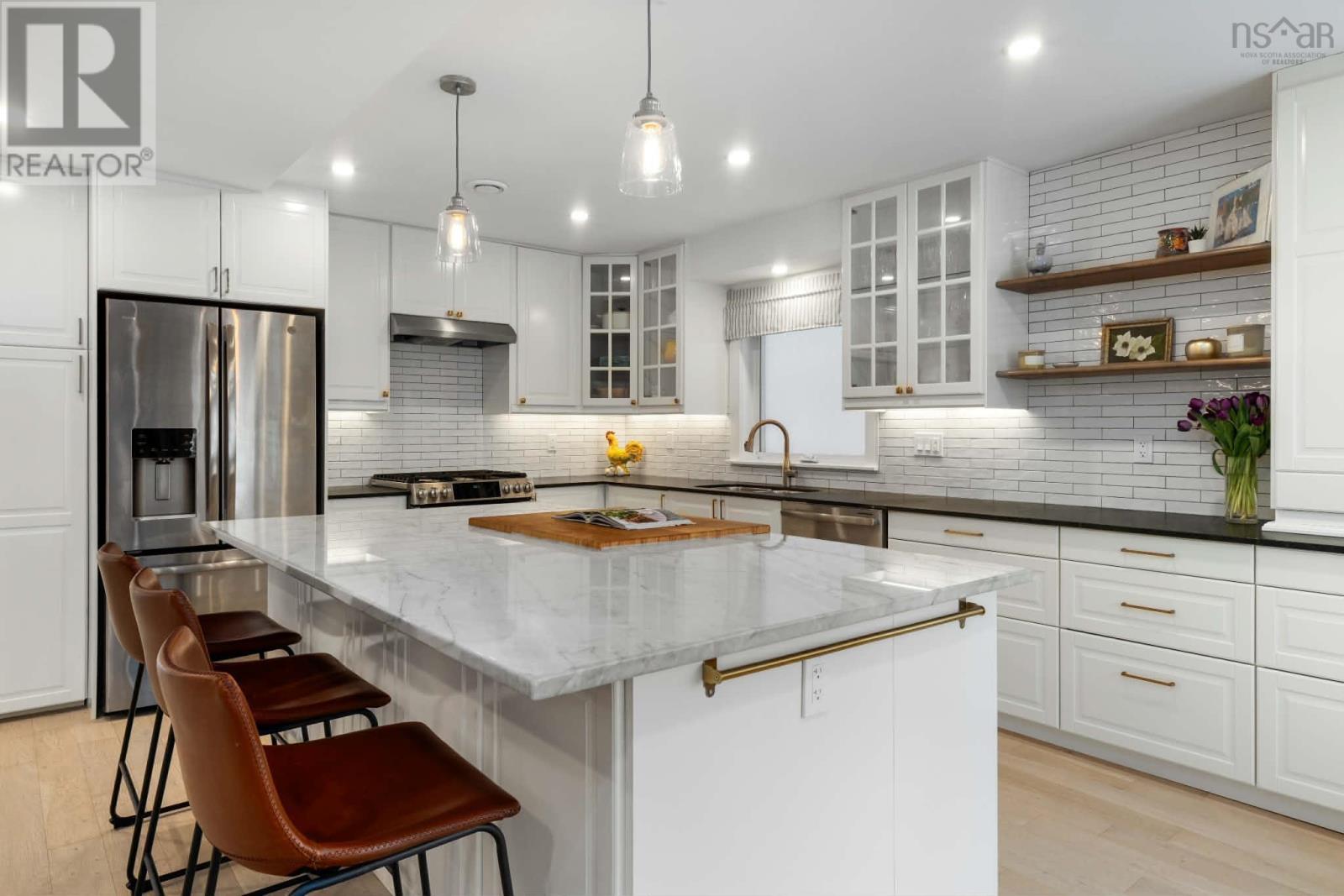 1162 Waterloo Street - 3