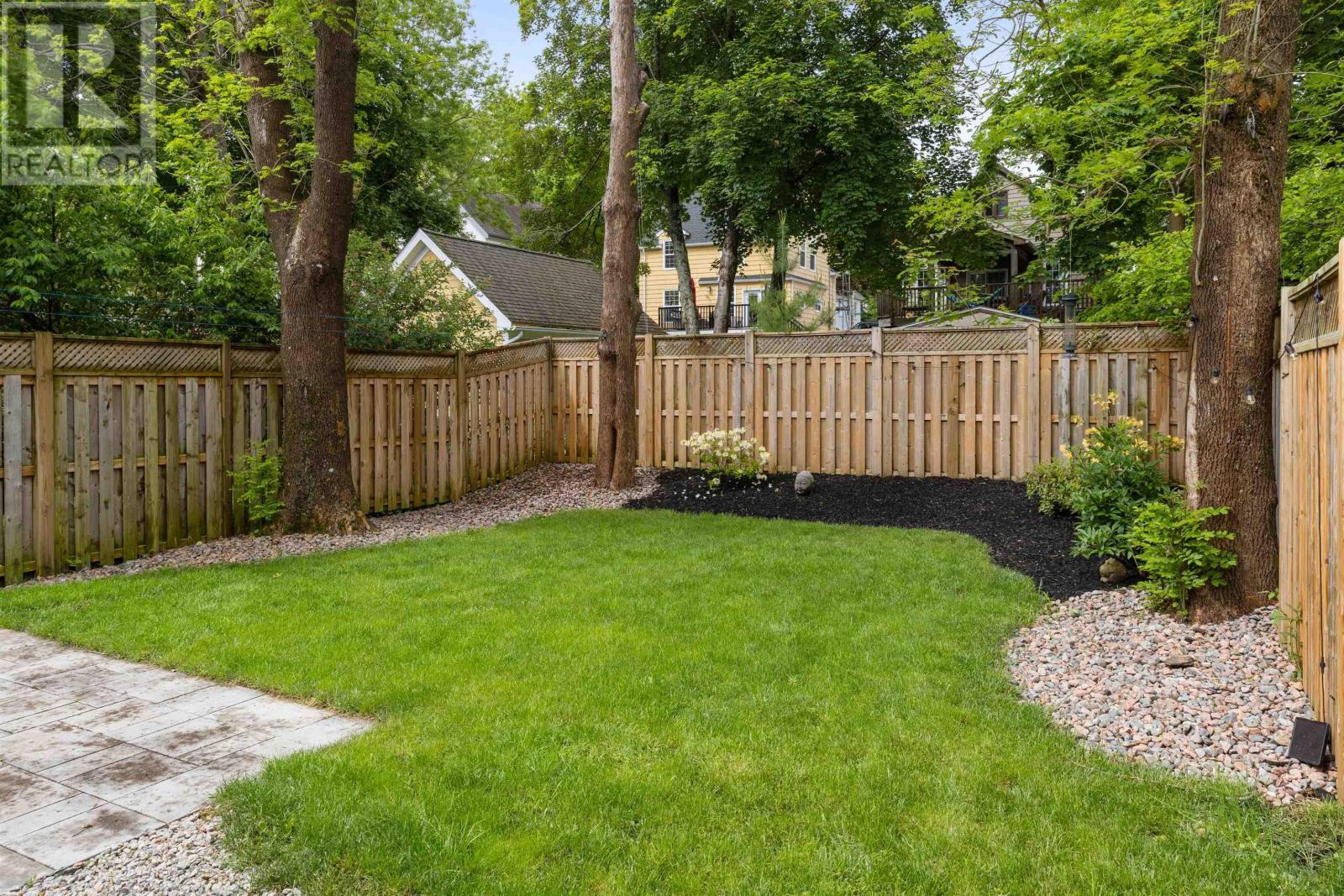 1162 Waterloo Street - 27