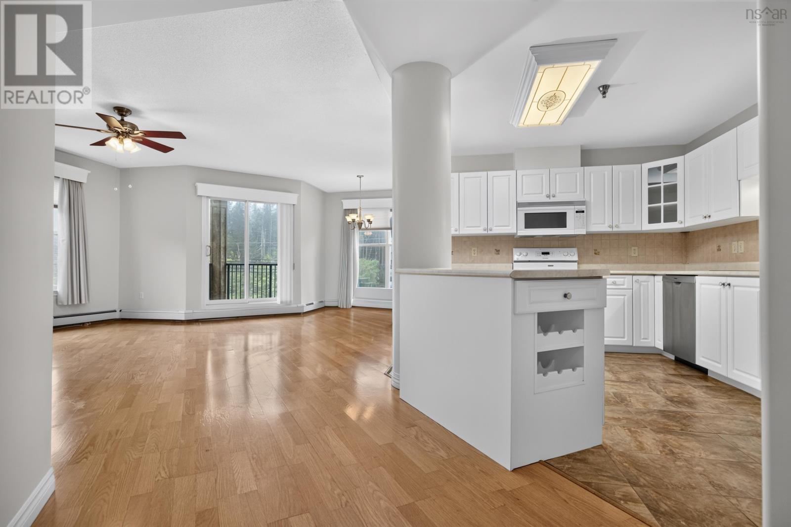 #304 114 Regency Park Drive - 7