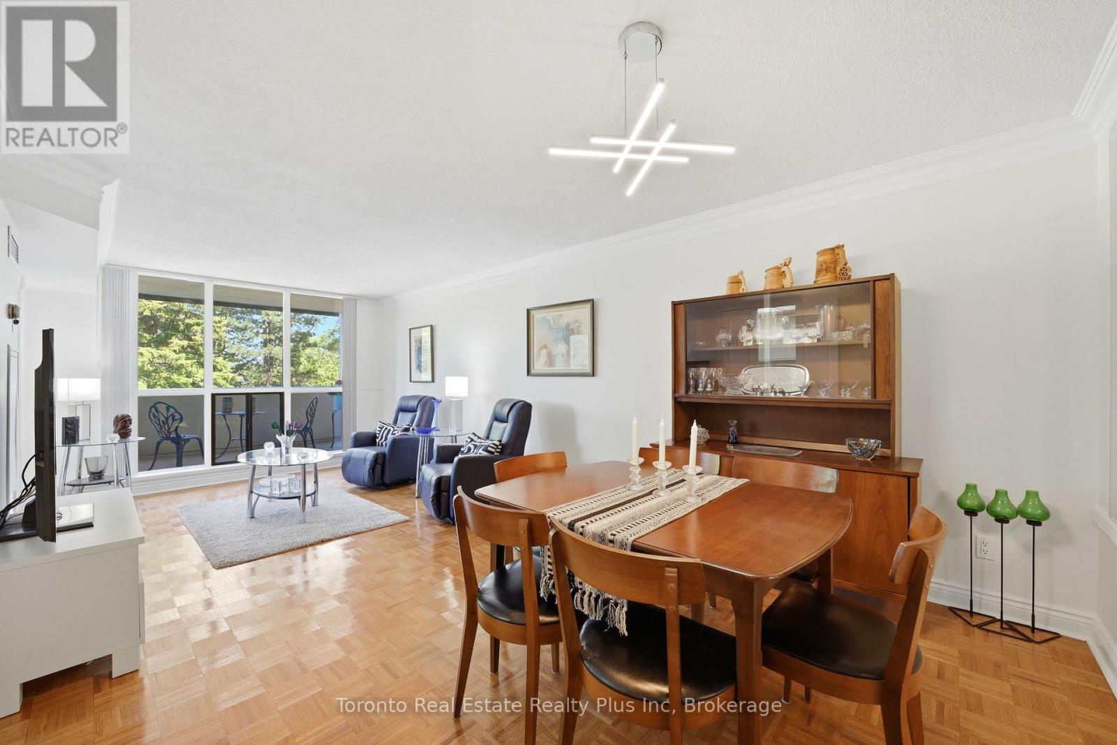 #203 1111 BOUGH BEECHES BOULEVARD - 16