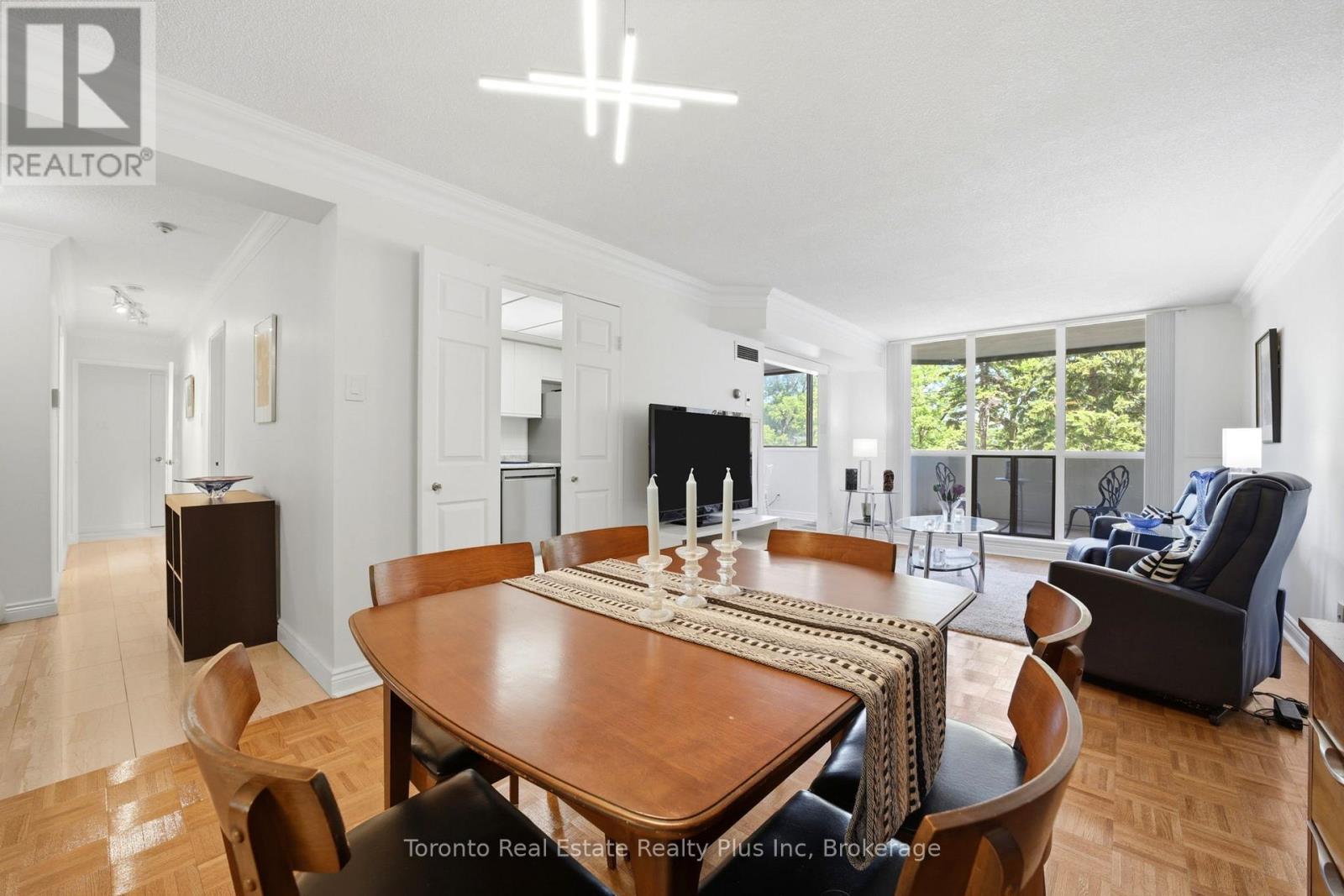 #203 1111 BOUGH BEECHES BOULEVARD - 17