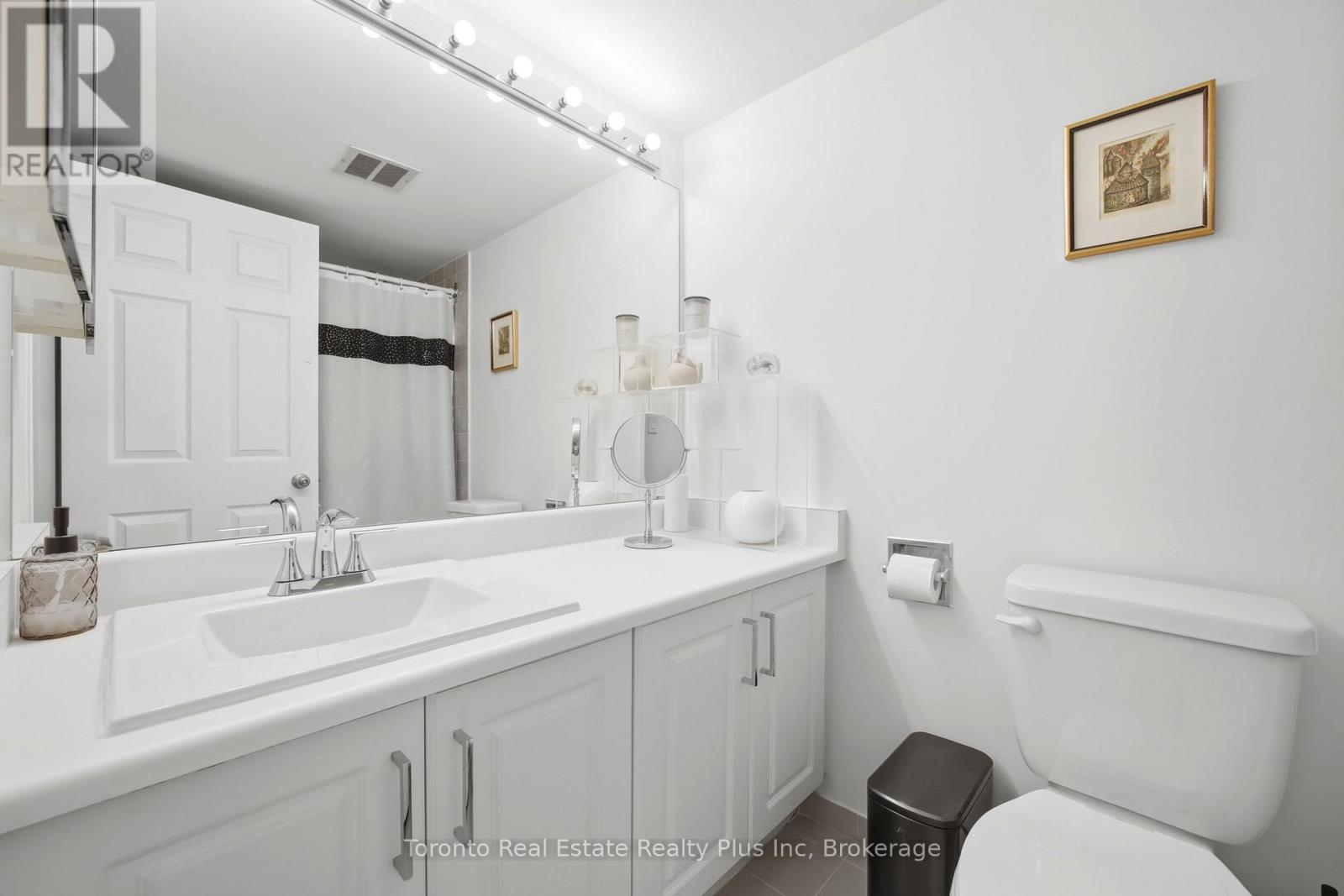 #203 1111 BOUGH BEECHES BOULEVARD - 19