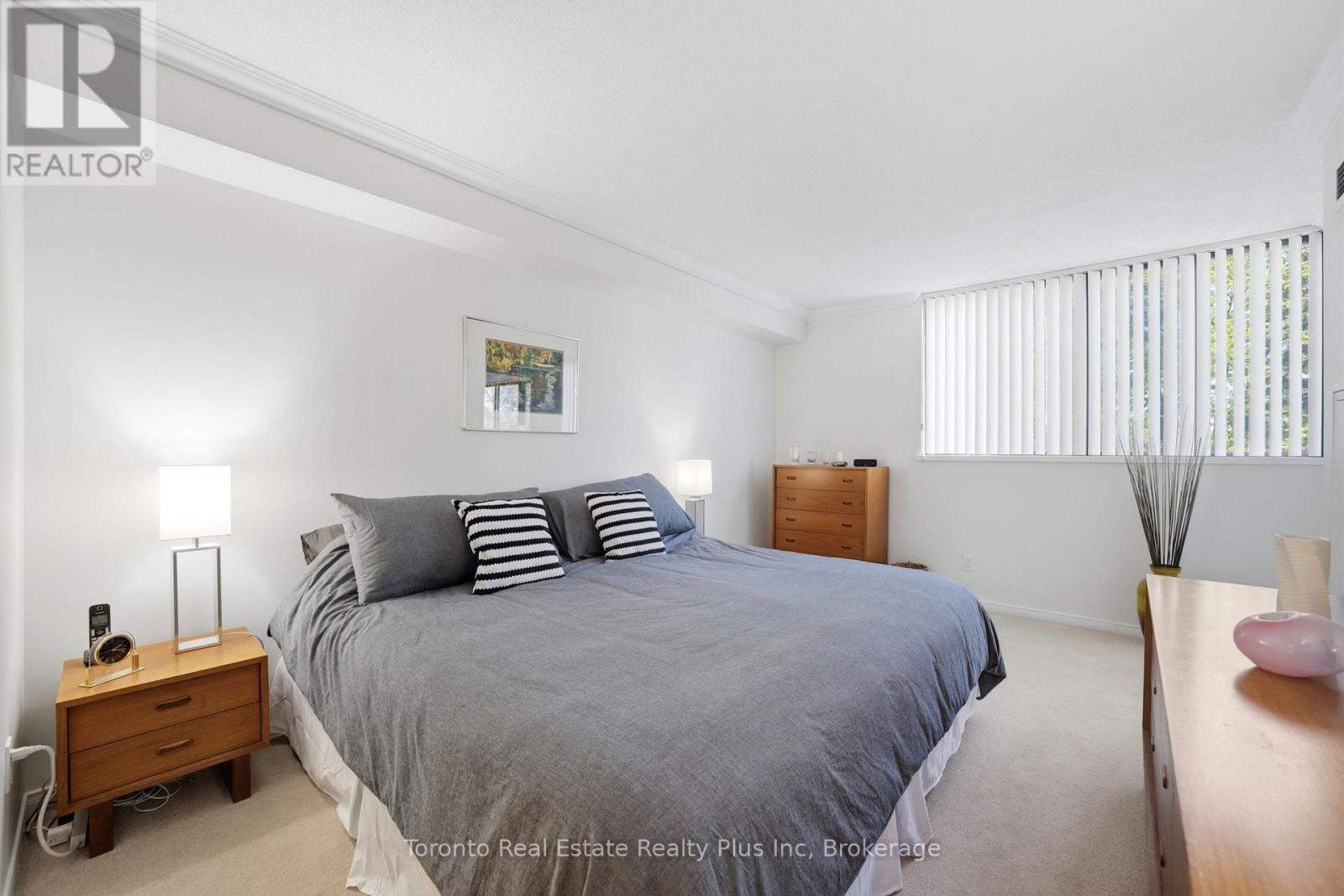 #203 1111 BOUGH BEECHES BOULEVARD - 20