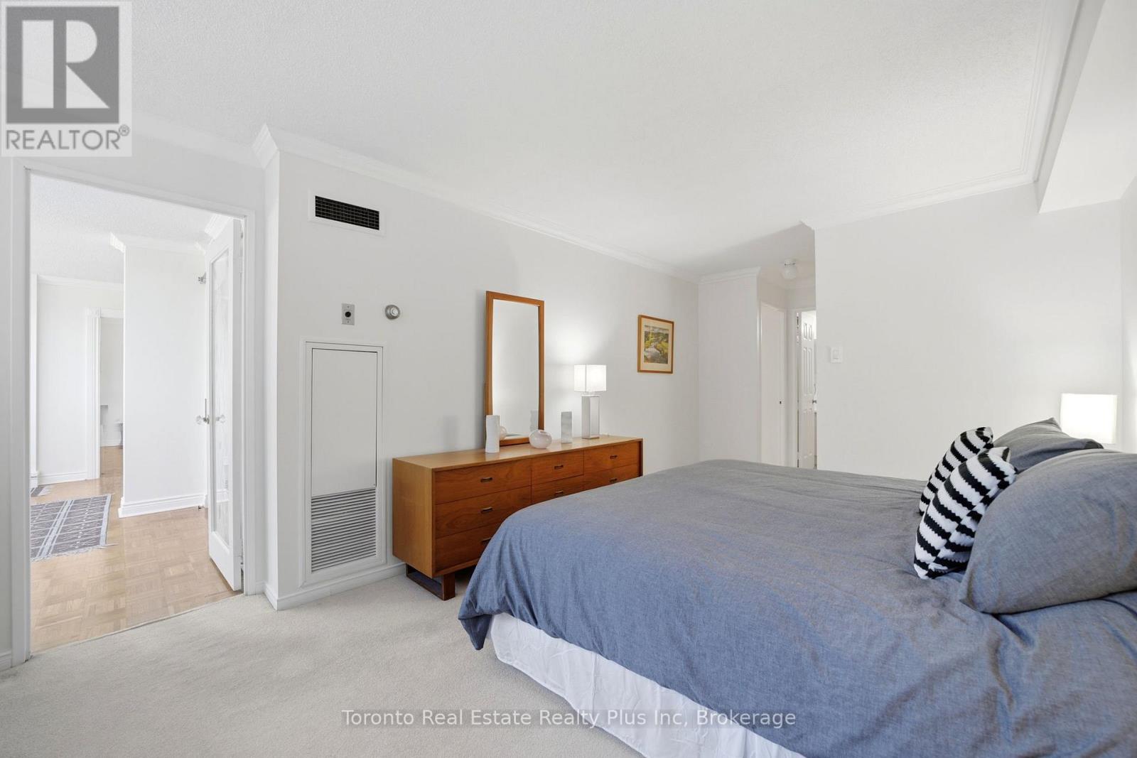 #203 1111 BOUGH BEECHES BOULEVARD - 23
