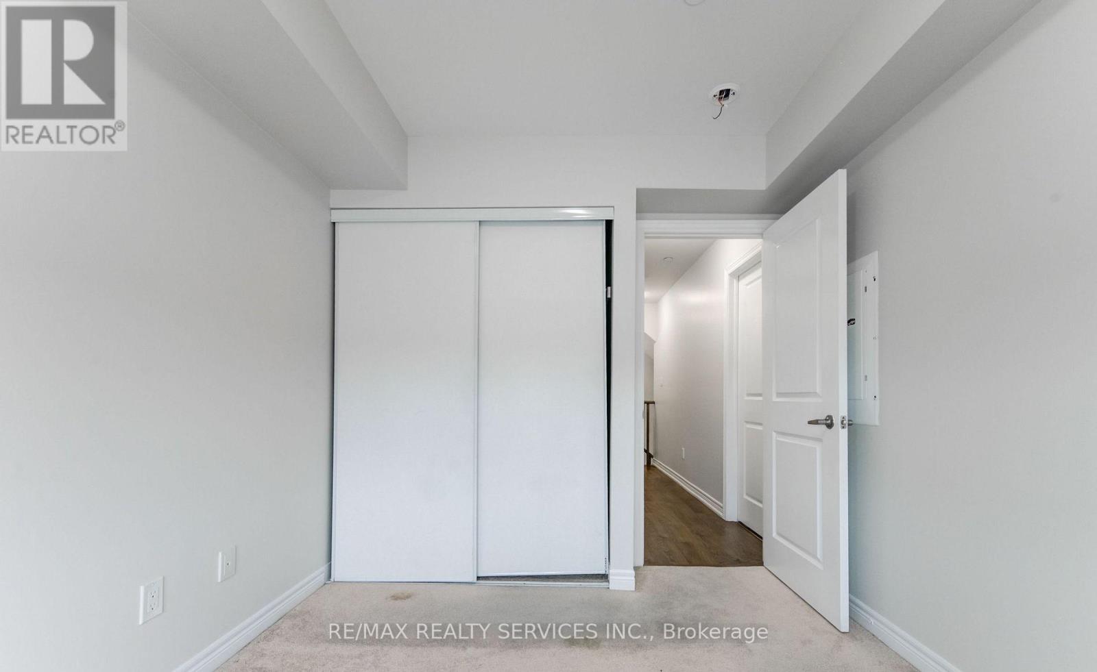 #4 2205 LILLYKIN STREET - 16