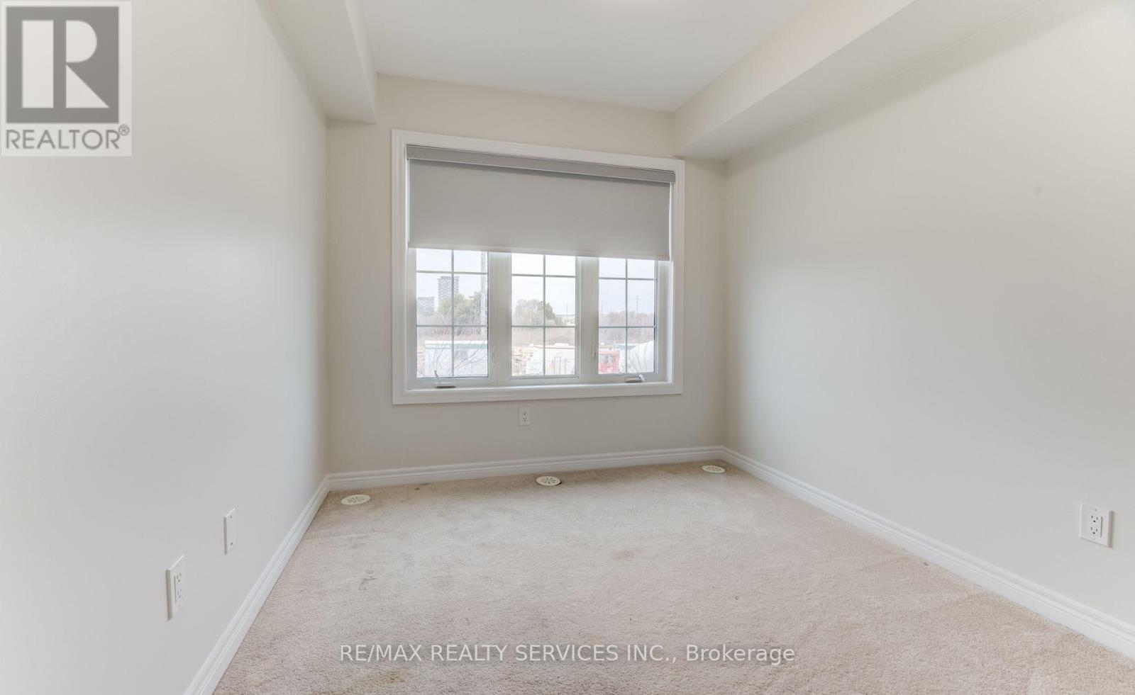 #4 2205 LILLYKIN STREET - 17