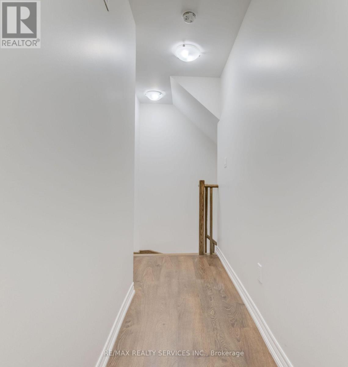 #4 2205 LILLYKIN STREET - 18