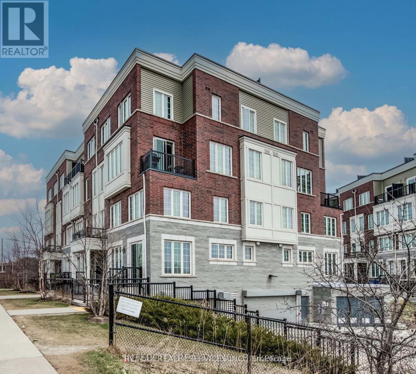 #4 2205 LILLYKIN STREET - 22