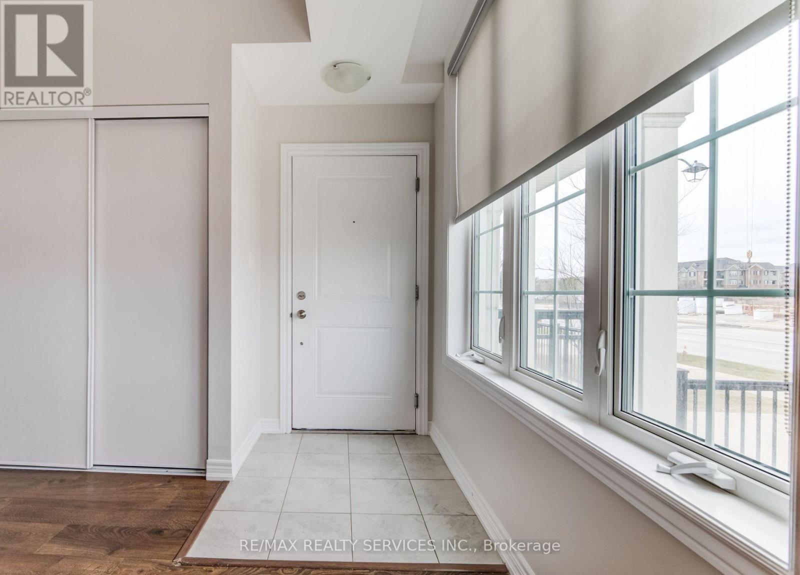 #4 2205 LILLYKIN STREET - 9