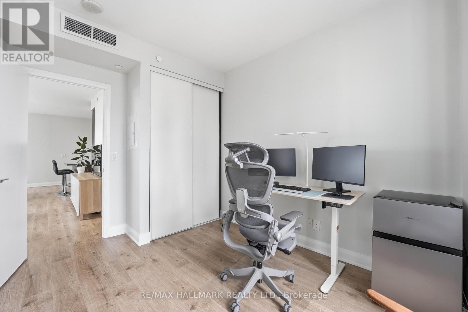 #710 36 PARK LAWN ROAD - 12