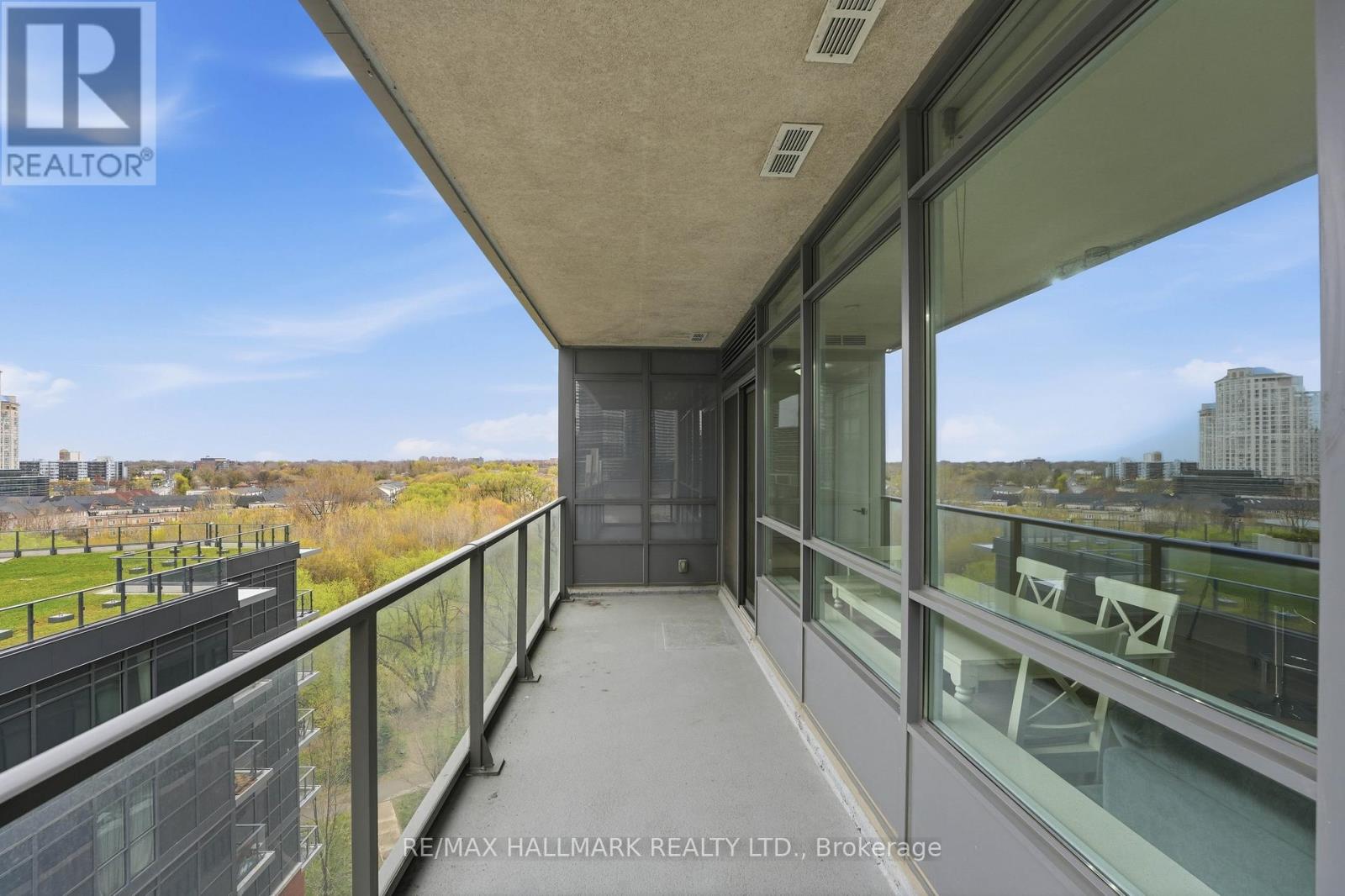#710 36 PARK LAWN ROAD - 18