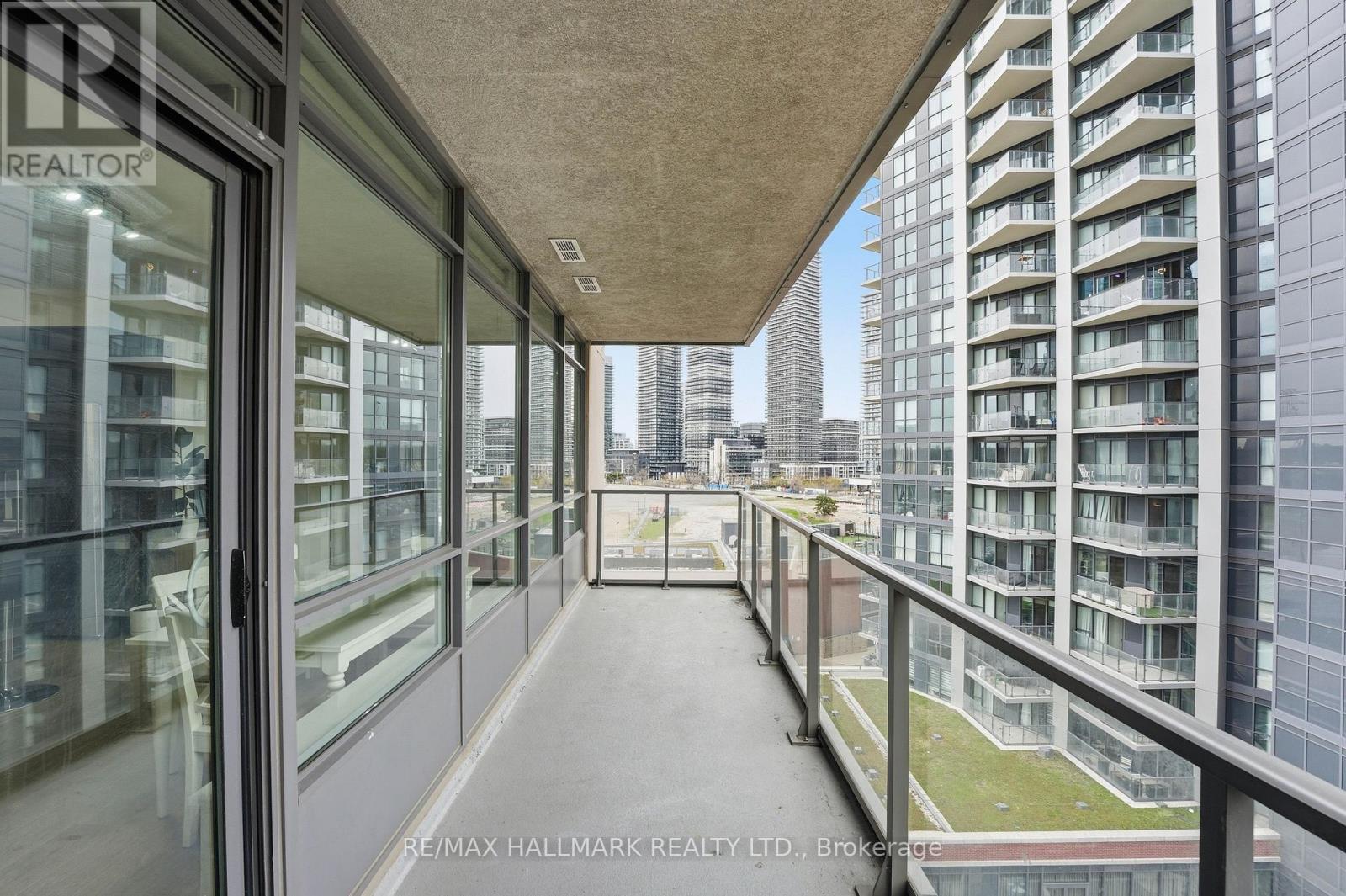 #710 36 PARK LAWN ROAD - 19