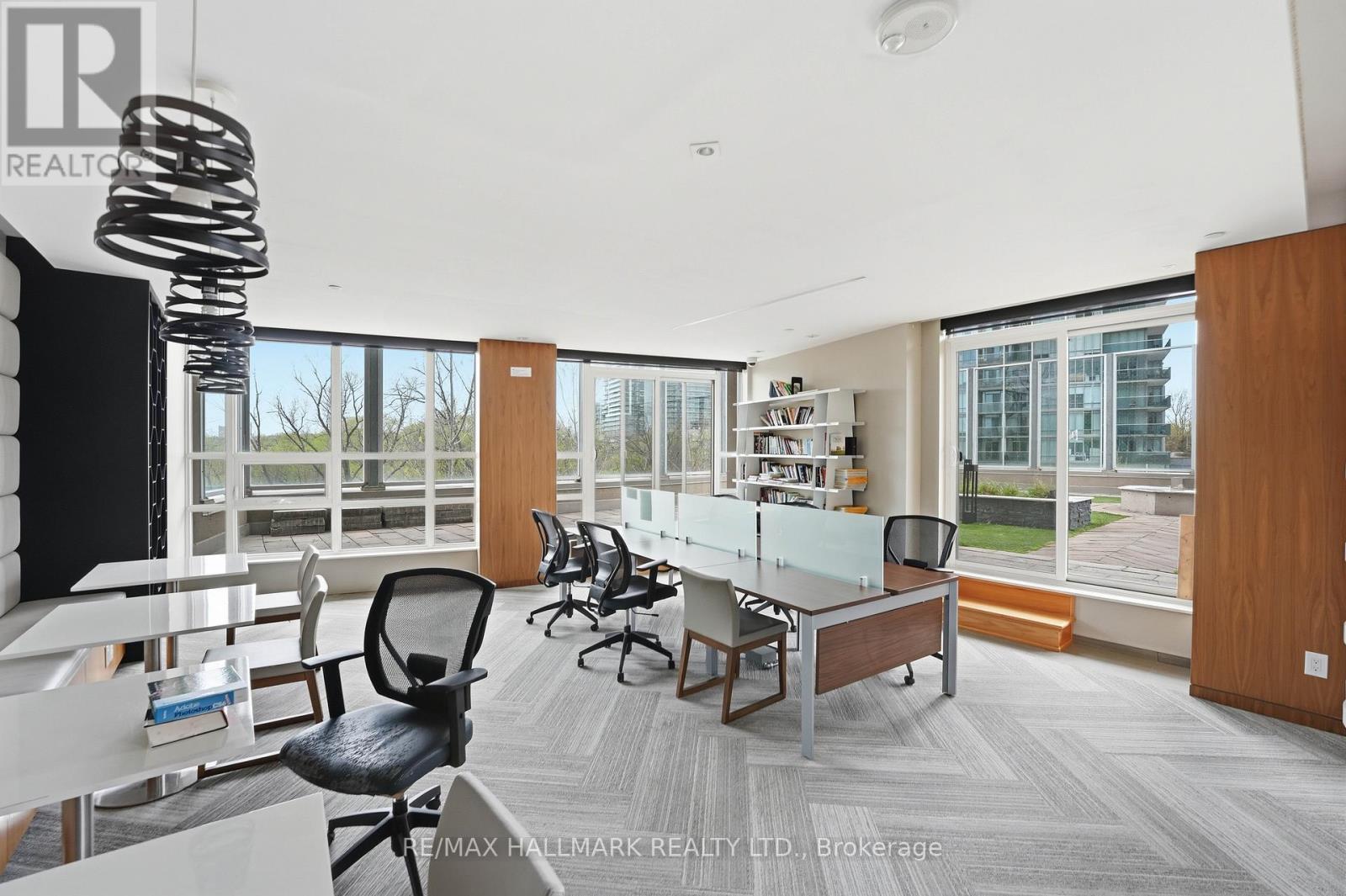 #710 36 PARK LAWN ROAD - 23