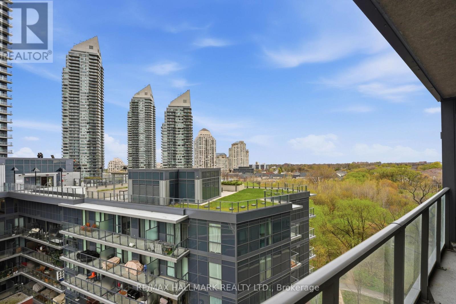 #710 36 PARK LAWN ROAD - 26