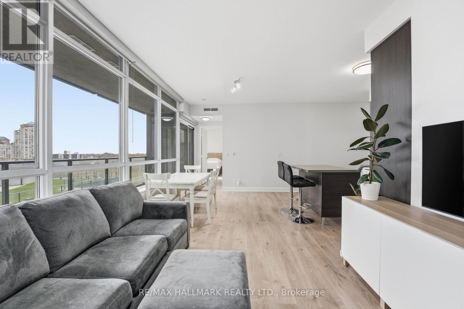 #710 36 PARK LAWN ROAD - 4