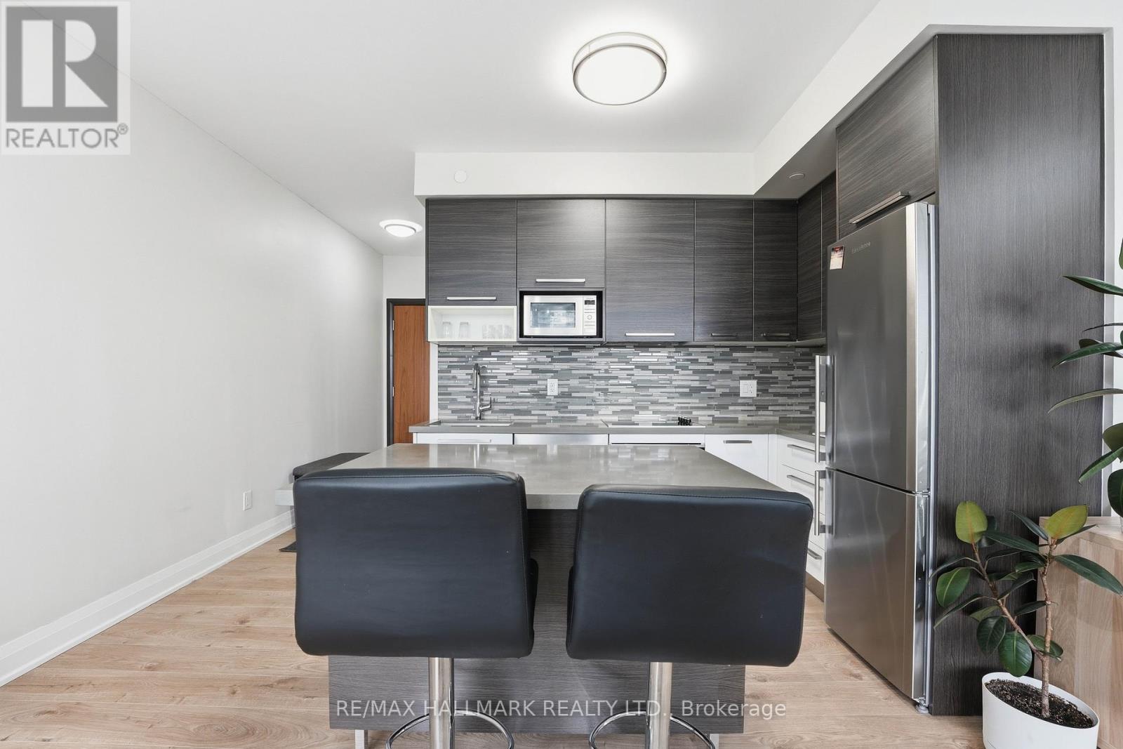 #710 36 PARK LAWN ROAD - 7