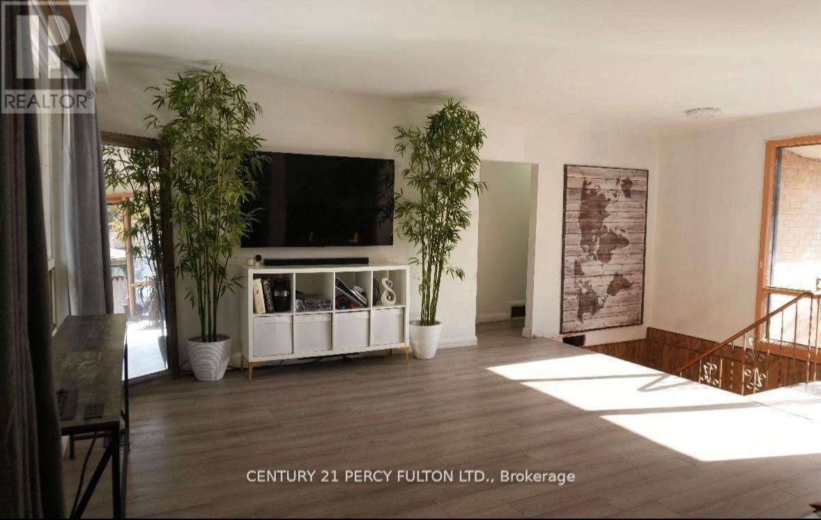 48 CAMPBELL DRIVE - 2