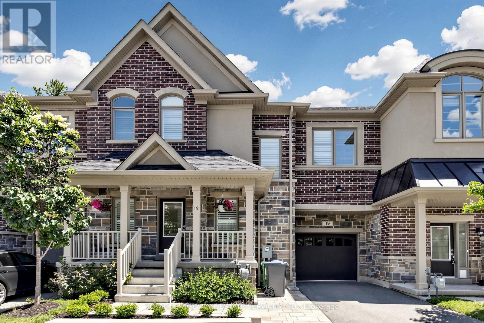 19 SUMMERBEAM WAY - 1