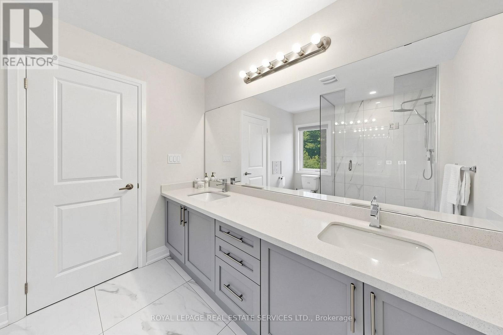 19 SUMMERBEAM WAY - 24
