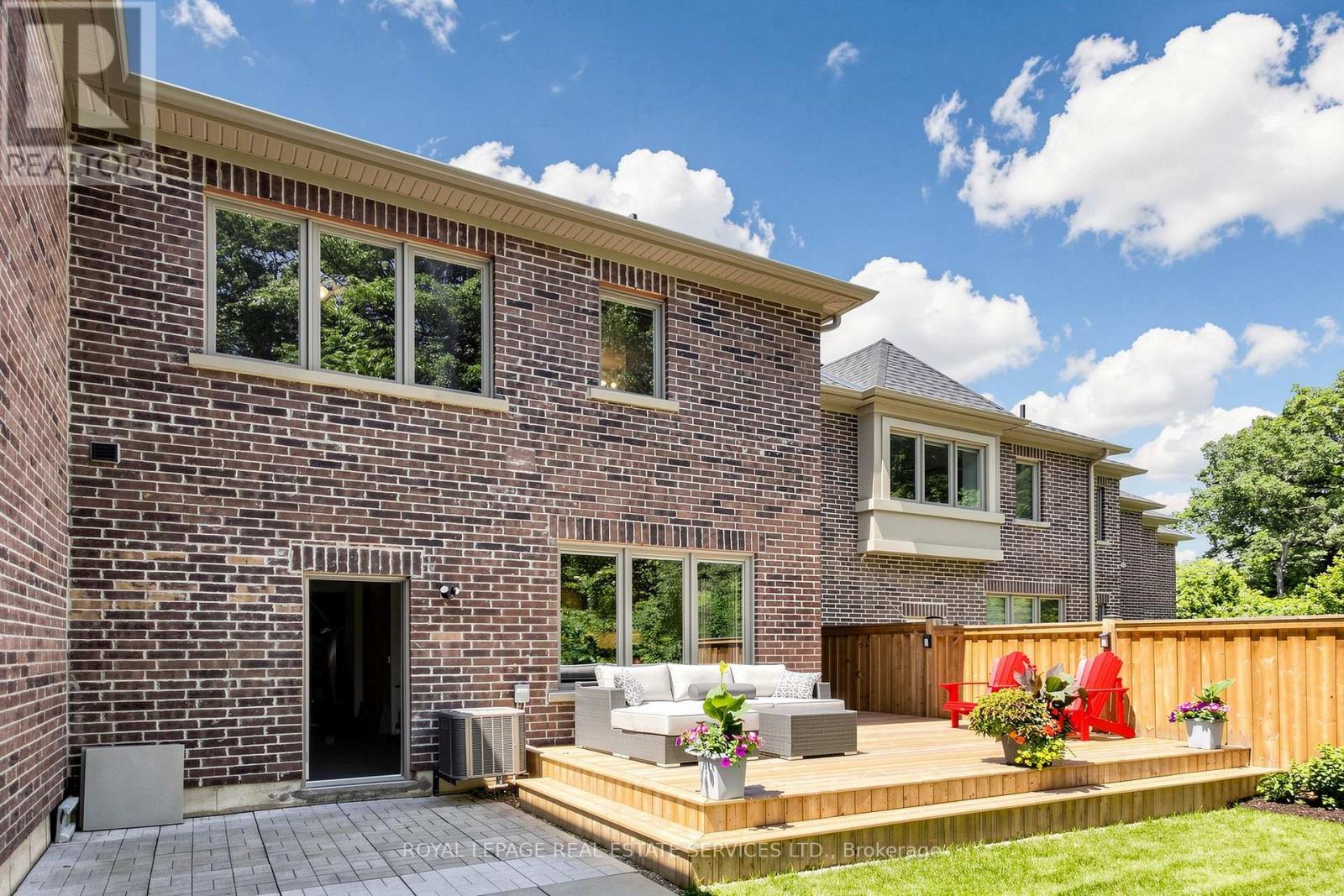 19 SUMMERBEAM WAY - 38