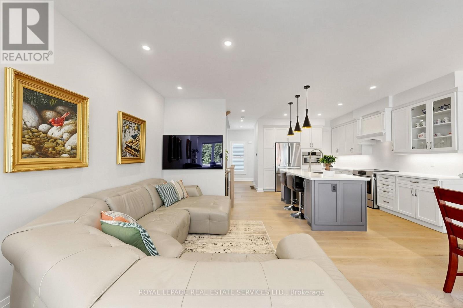 19 SUMMERBEAM WAY - 4
