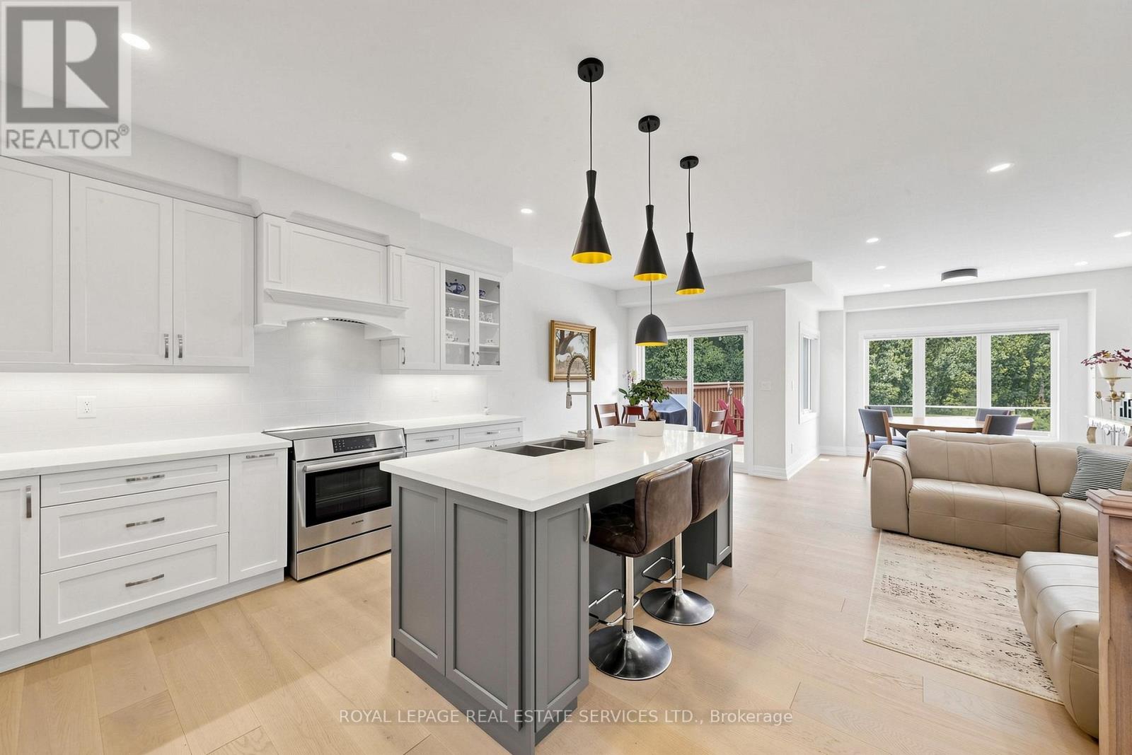 19 SUMMERBEAM WAY - 5