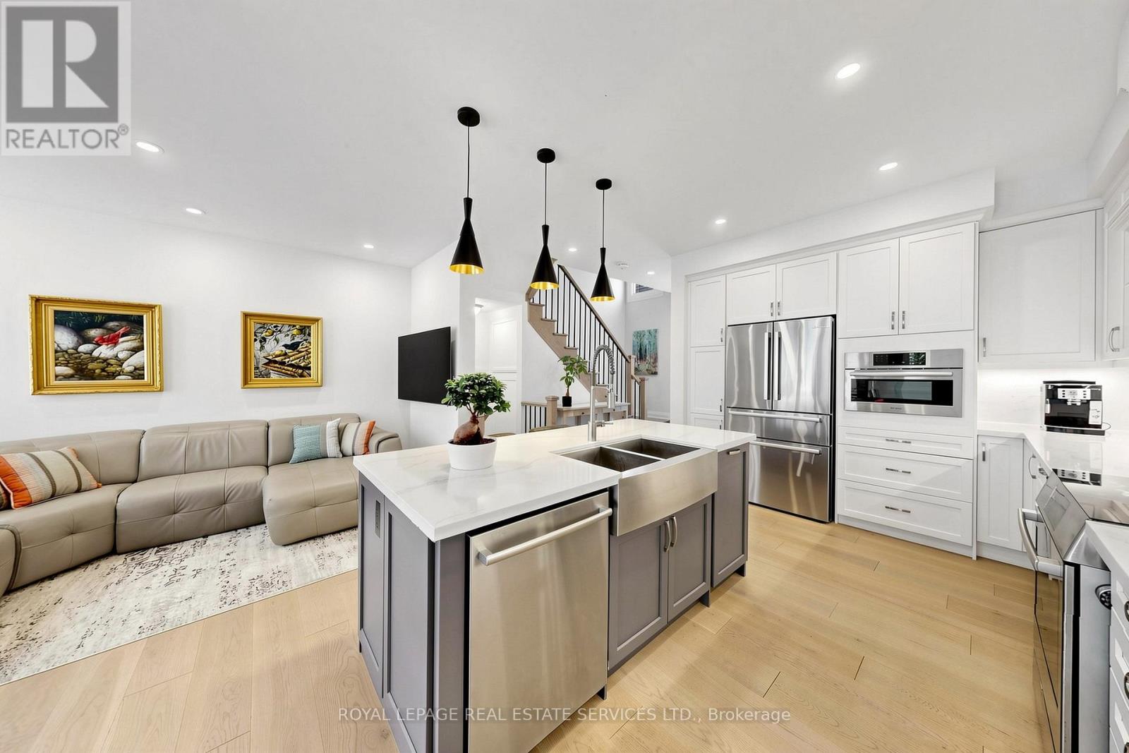 19 SUMMERBEAM WAY - 7