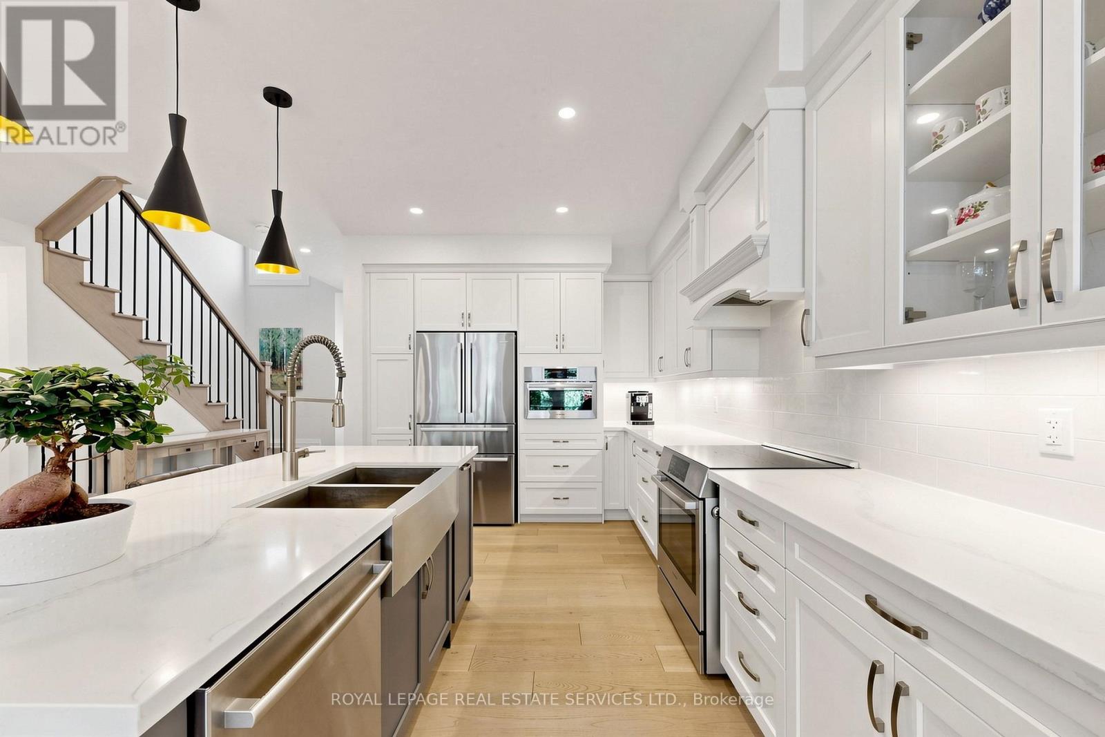 19 SUMMERBEAM WAY - 9