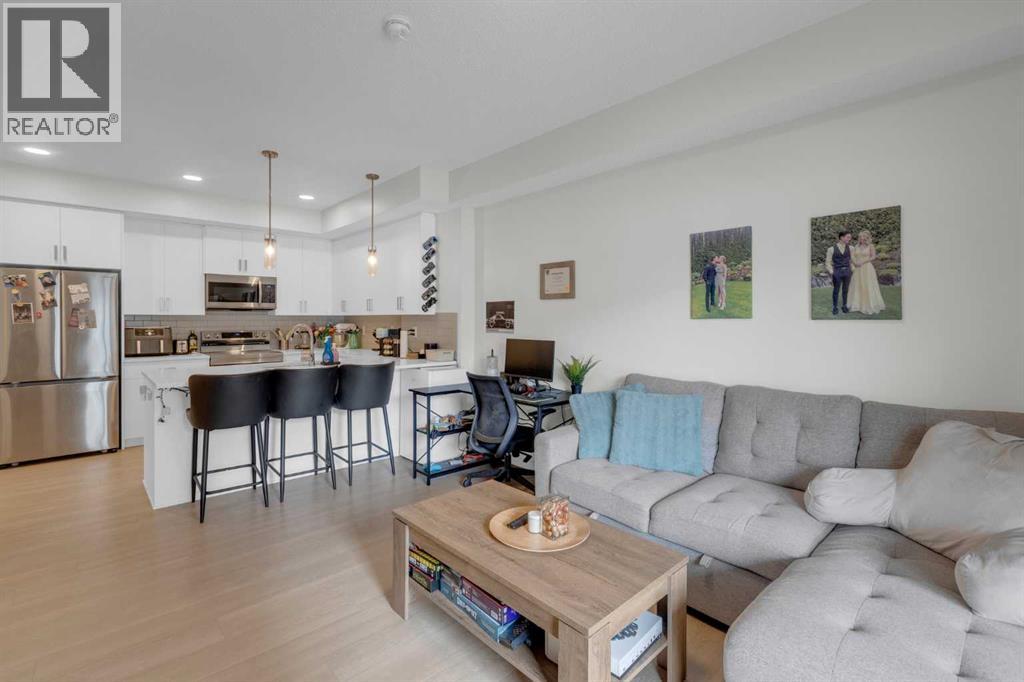 #2106 33 Carringham Gate NW - 19