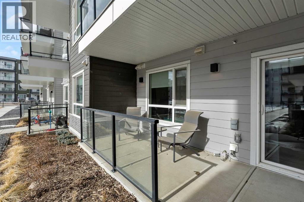 #2106 33 Carringham Gate NW - 25
