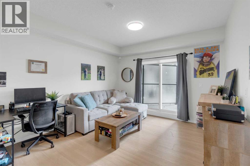#2106 33 Carringham Gate NW - 16