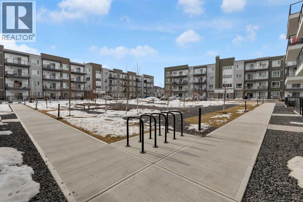 #2106 33 Carringham Gate NW - 27