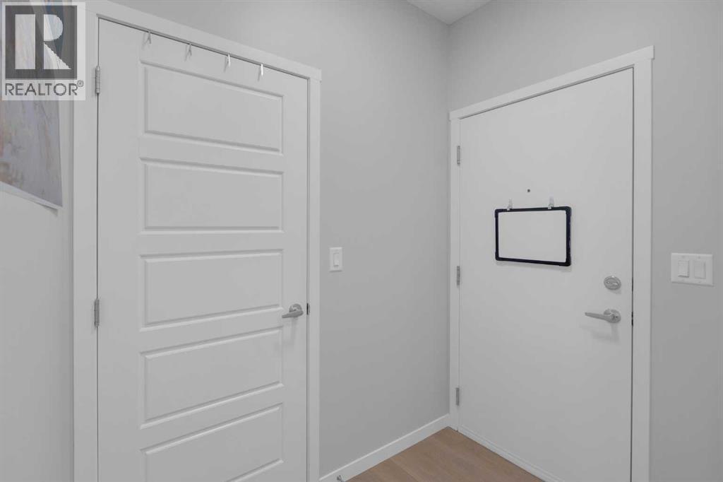 #2106 33 Carringham Gate NW - 7
