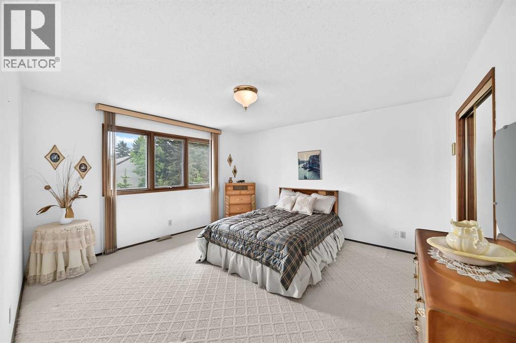 3407 50 Street NW - 28