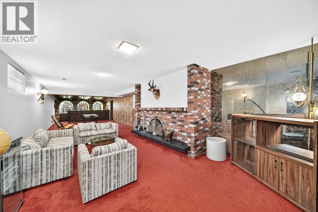 3407 50 Street NW - 33