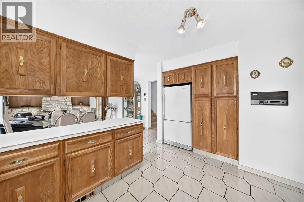 3407 50 Street NW - 7