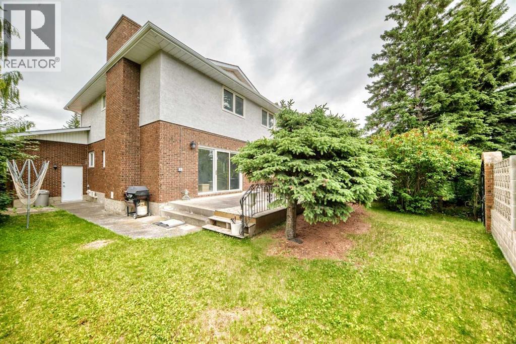 3407 50 Street NW - 40