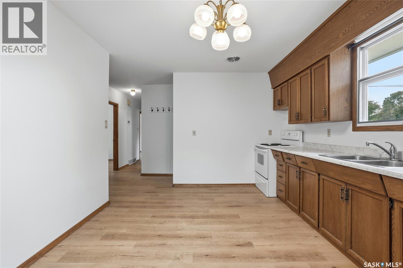 1704 Preston AVENUE S — photo 12
