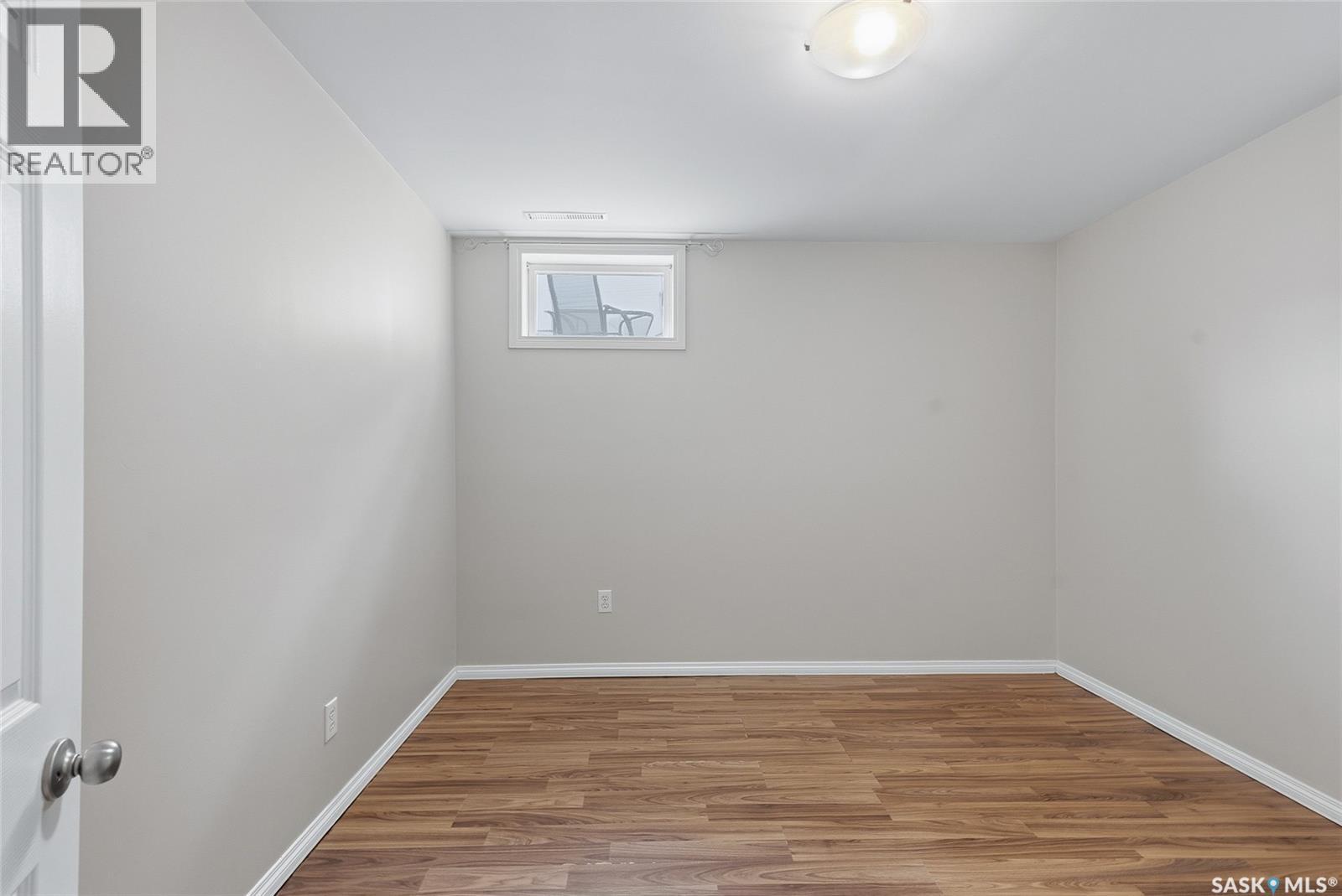 1704 Preston AVENUE S — photo 25