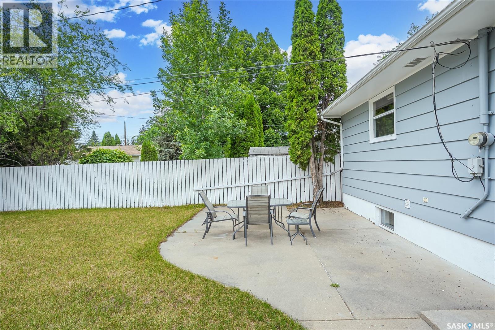1704 Preston AVENUE S — photo 36