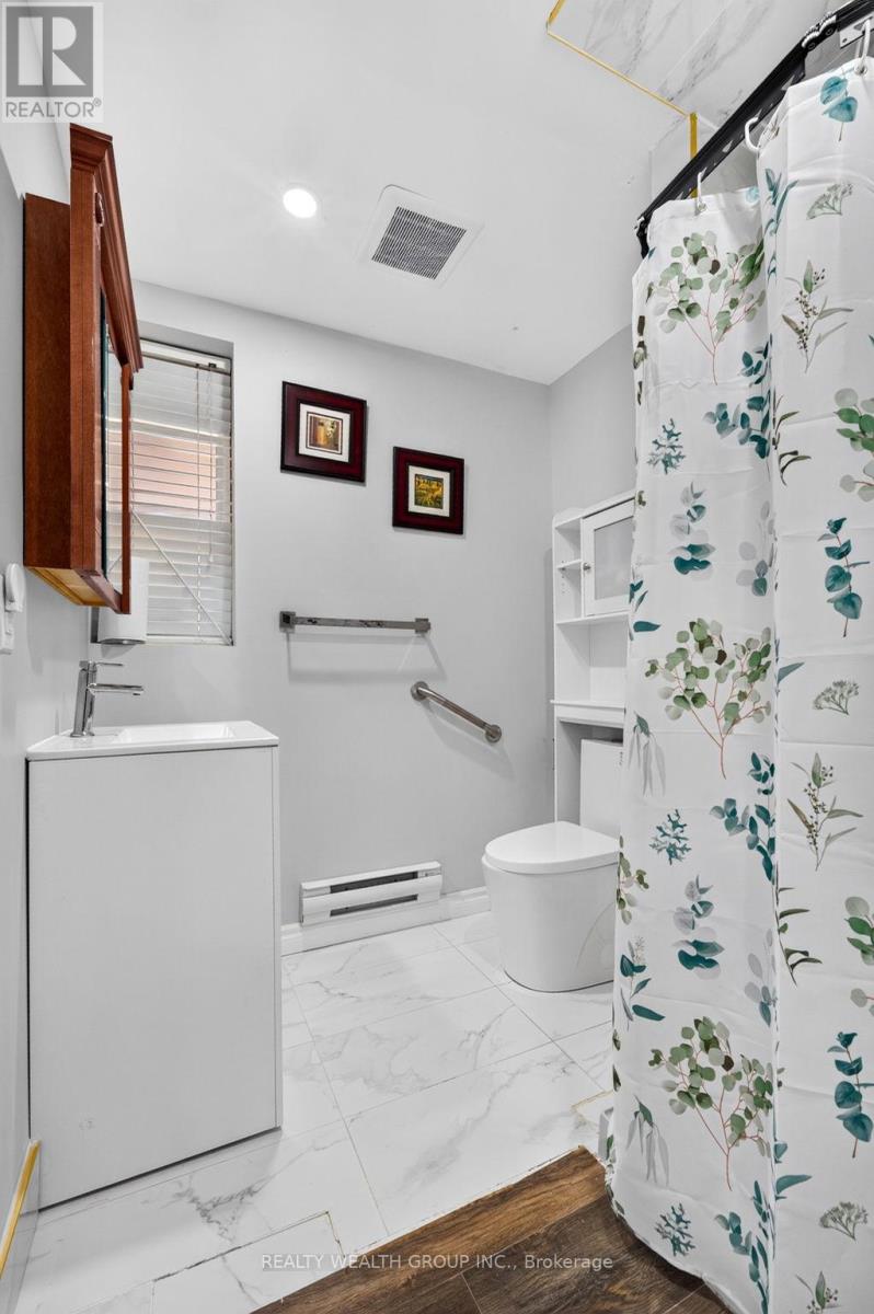 1851 2ND LINE E - 18