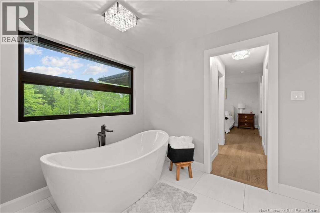 18 London Lane - Image 32