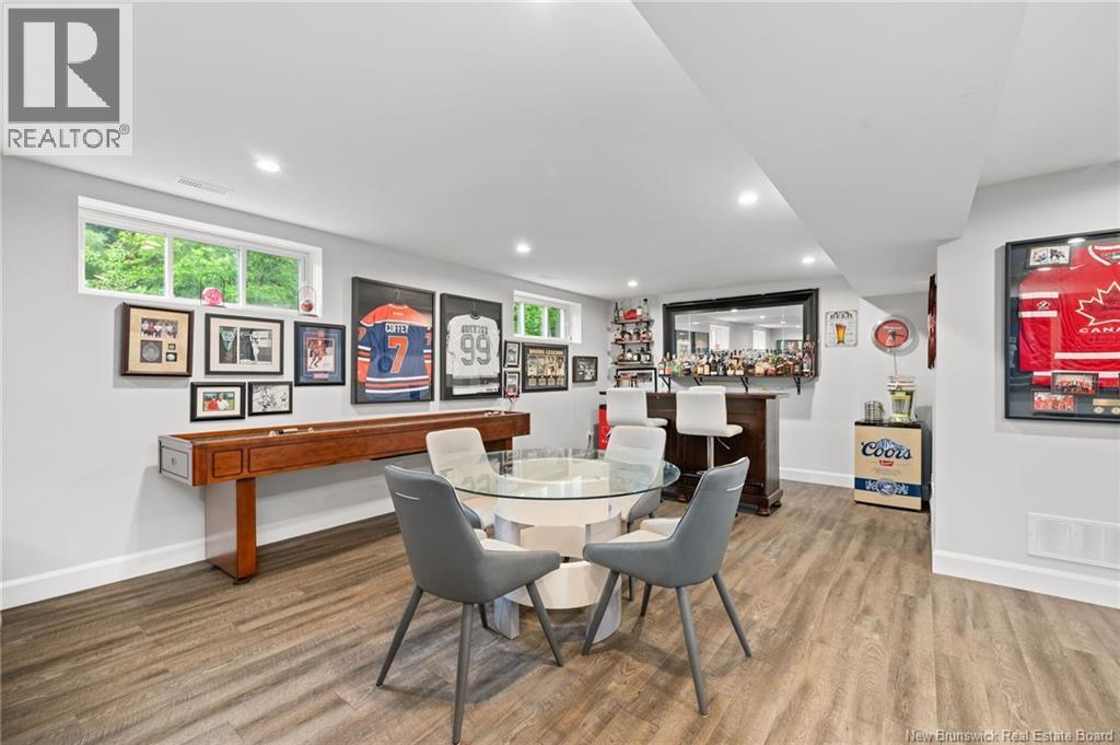 18 London Lane - Image 36