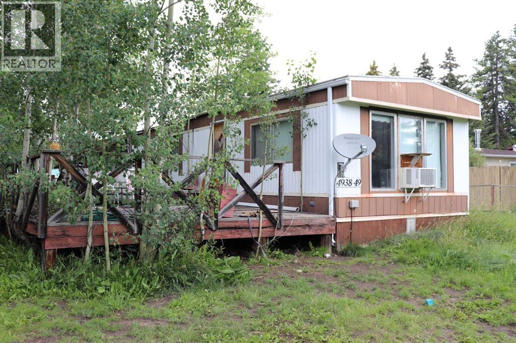 4938 49 Avenue - 12