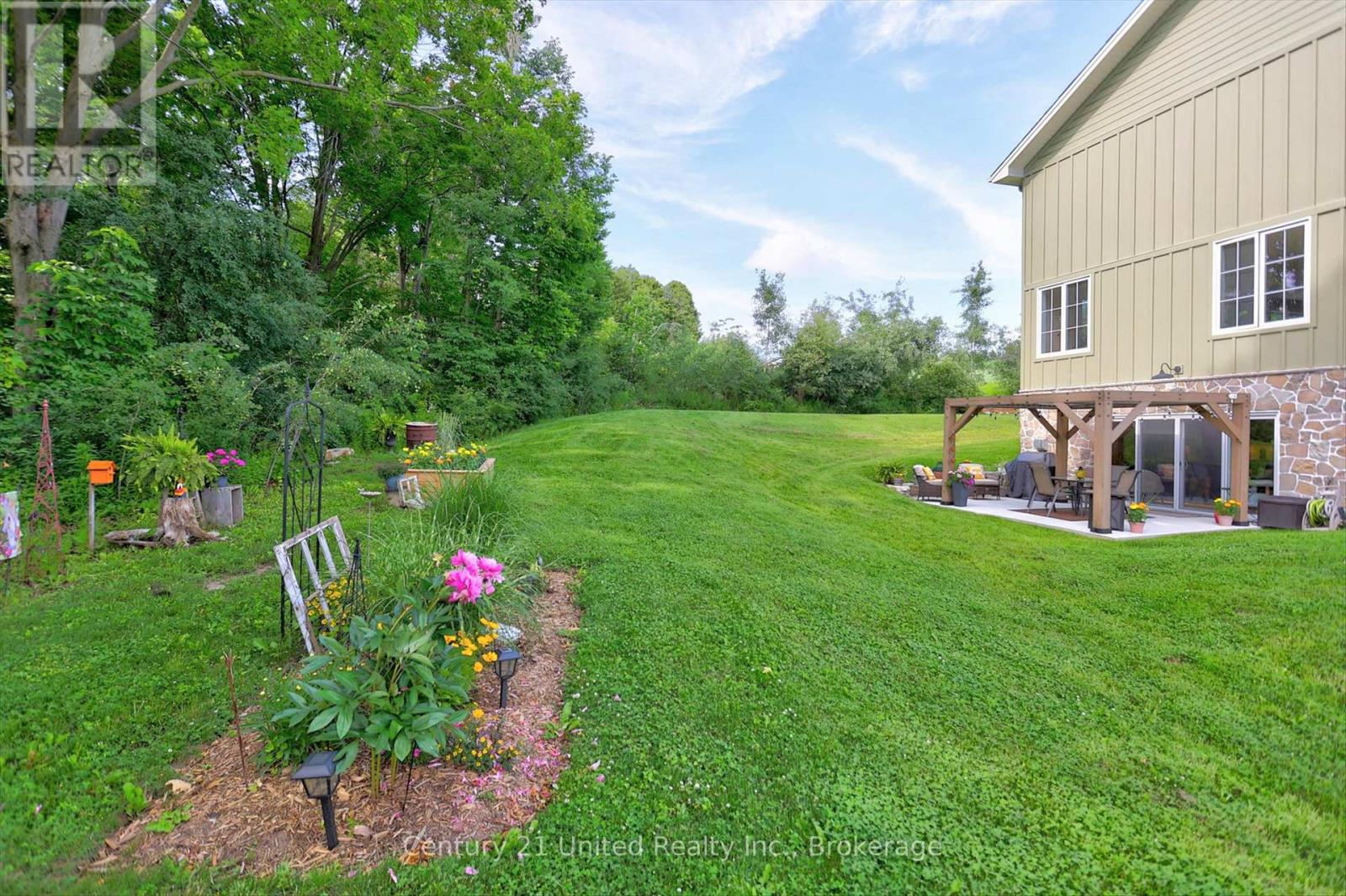 38 DARLING DRIVE - 45