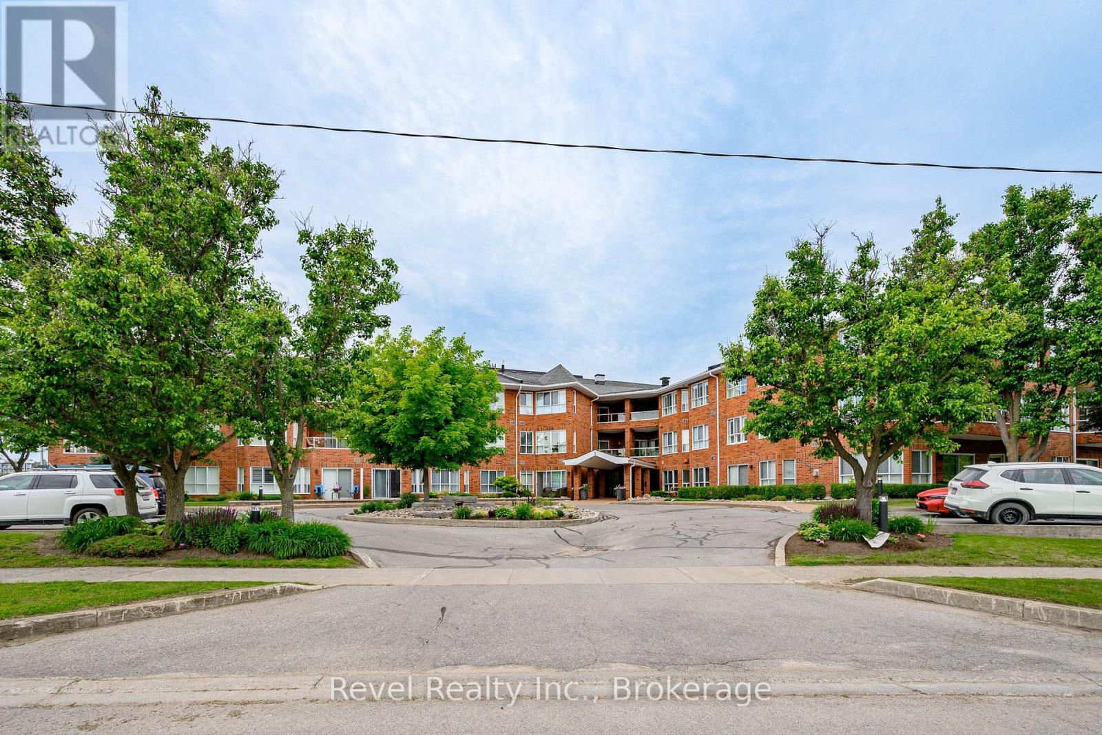 #302 3 HERITAGE WAY - 10