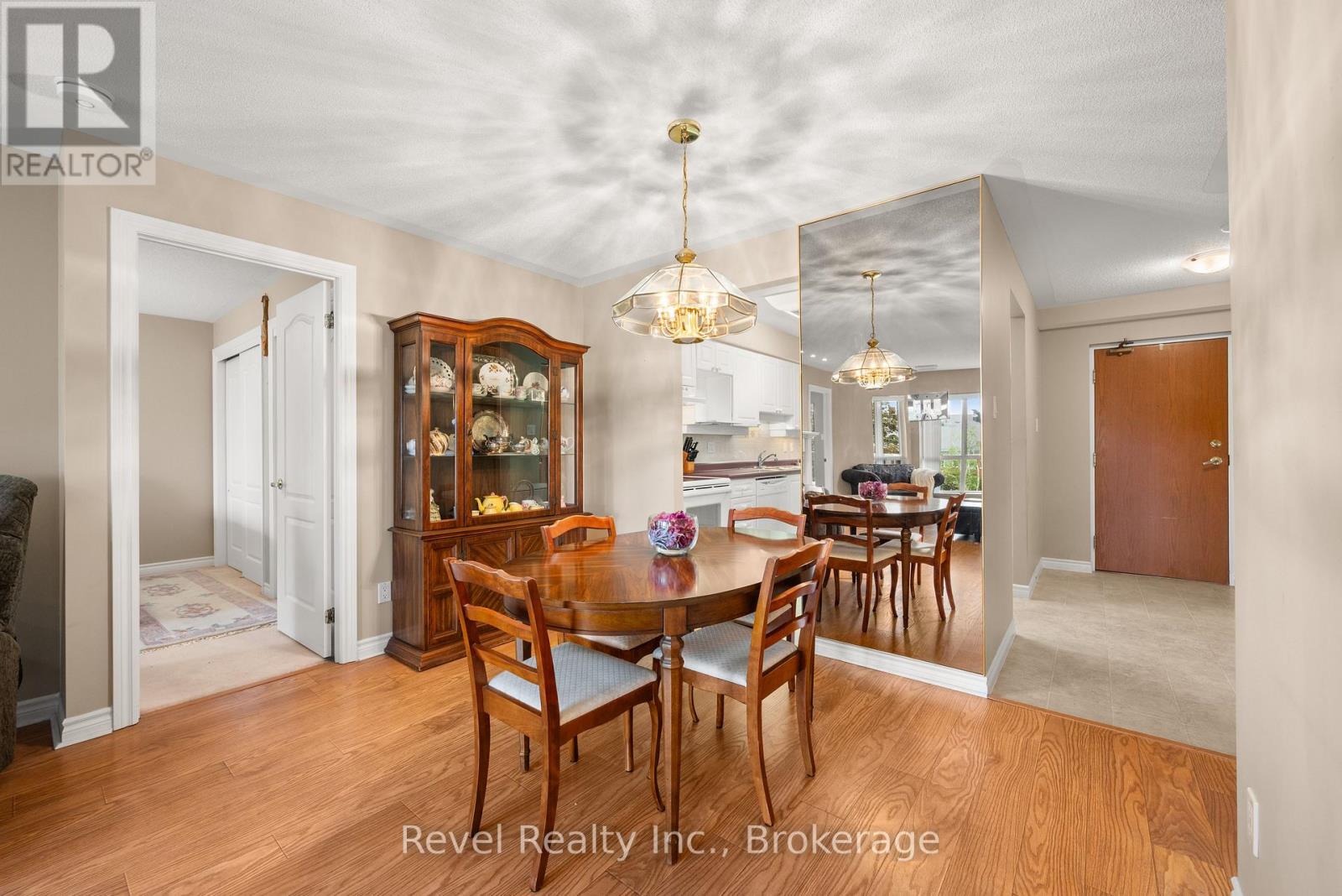 #302 3 HERITAGE WAY - 22