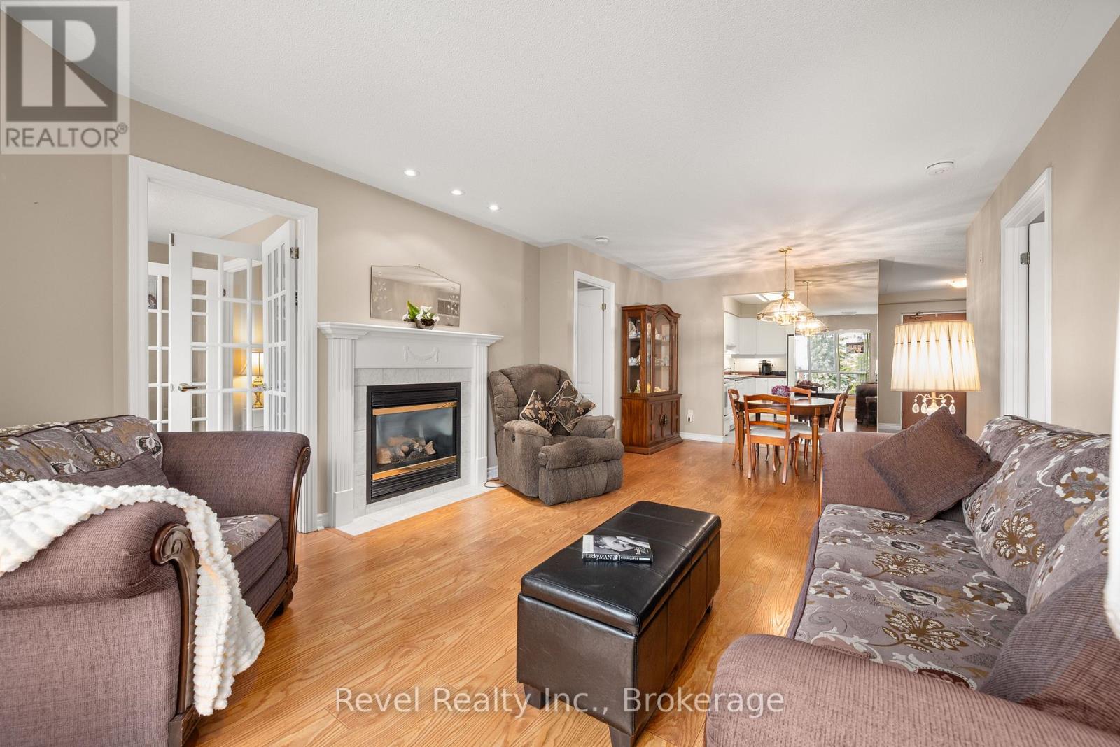 #302 3 HERITAGE WAY - 24